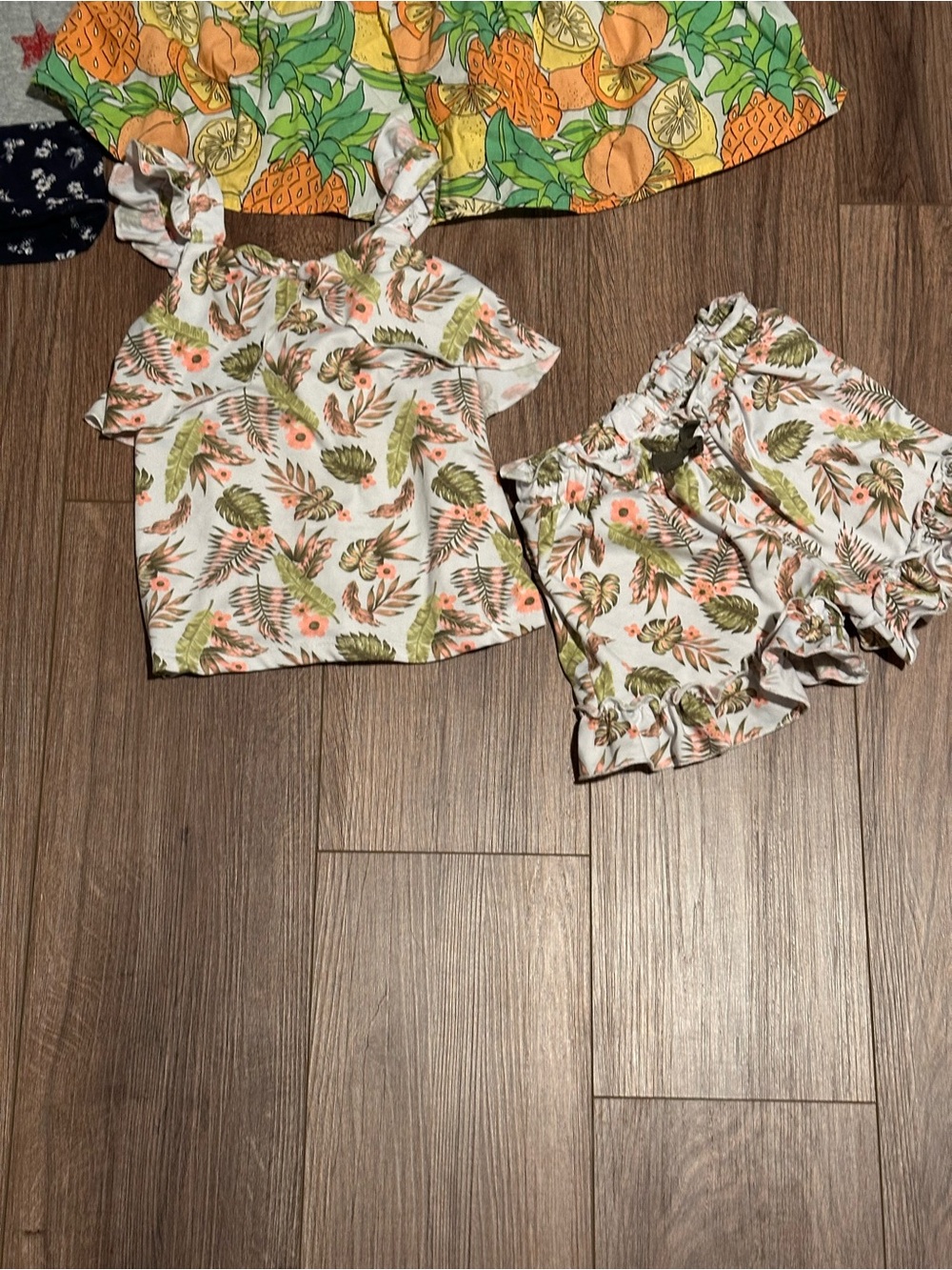 Bundle of Girls 4T Short Sleeve Dresses by Various Brands - Picture 5 of 14